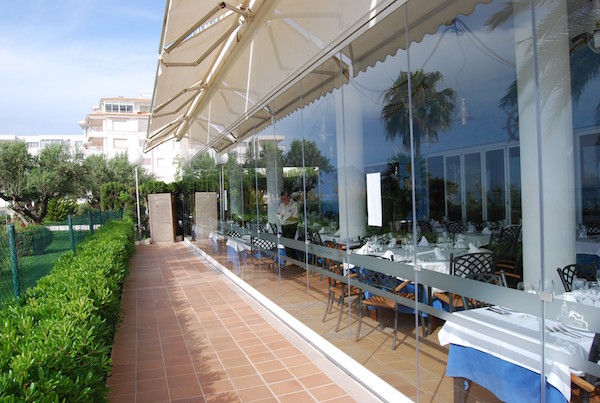 Lumon - Verglasung Restaurant Spanien