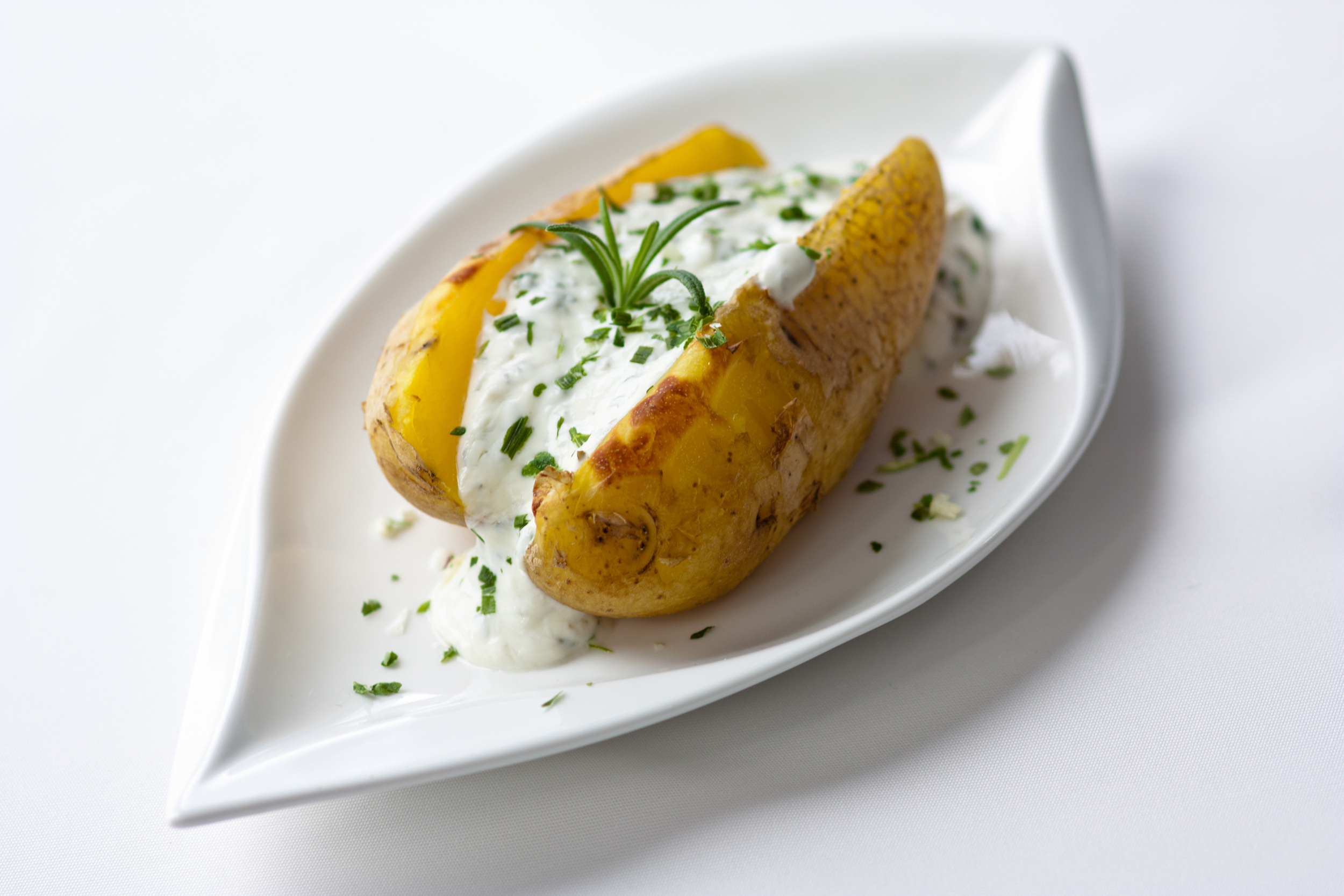 Sour Cream von Märker Fine Food - unverzichtbar zur heißen Kartoffel Sour Cream von Märker Fine Food - unverzichtbar zur heißen Kartoffel