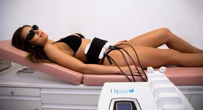 Bildquelle_i-lipo_Anwendung am Bauch Bildquelle_i-lipo_Anwendung am Bauch