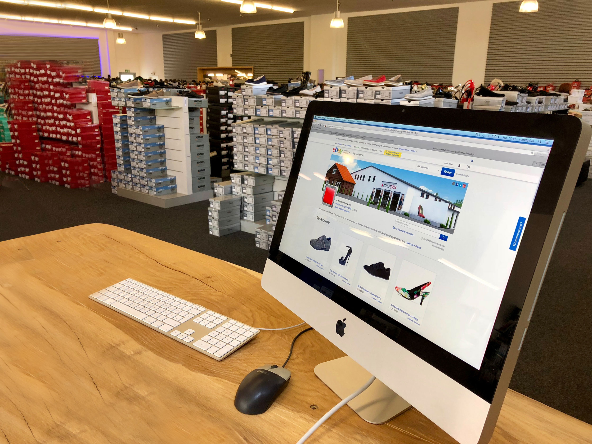 Große Schuhe bei eBay von schuhplus-com-gmbh auch im 1100 qmÜbergrößen-Store erhältlich.