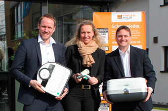 Guido Surmund, Kerstin Lidgett und Tobias Arnold (v. l.) freuen sich auf die gemeinsame Kooperation Guido Surmund, Kerstin Lidgett und Tobias Arnold (v. l.) freuen sich auf die gemeinsame Kooperation