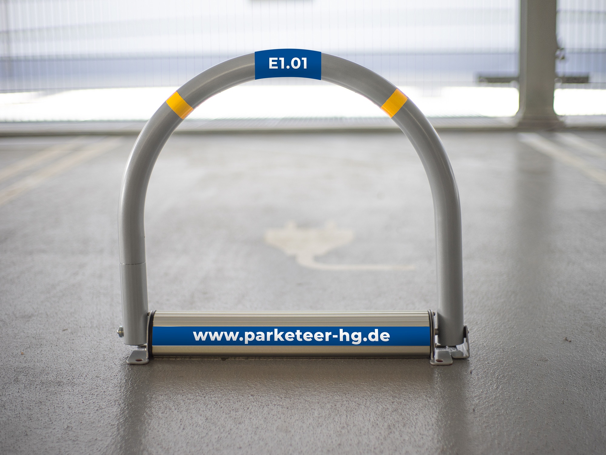 Smarte Barriere zum Schutz von E-Ladeparkplätzen