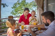 Familienfrühstück auf der Terrasse (c) Njivice (Marbera Flora Green Villas) Familienfrühstück auf der Terrasse (c) Njivice (Marbera Flora Green Villas)