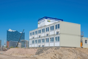 Vor der Kulisse der Elbphilharmonie unterstützt ELA bei der Erschließung eines Wohngrundstücks.