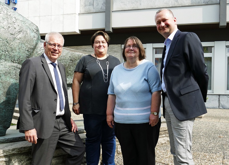 Josef Paul, Birgit Wiechers, Marion Woidt und Torsten Regenstein bei der Spendenübergabe
