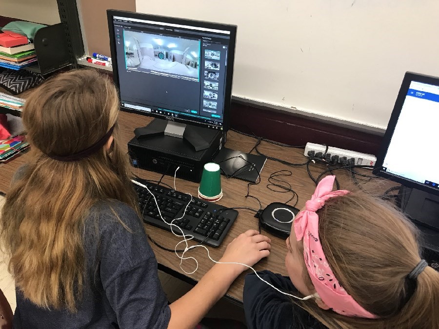 Virtuelle Realität hat im Klassenzimmer eine immer größere Bedeutung. Virtuelle Realität hat im Klassenzimmer eine immer größere Bedeutung.
