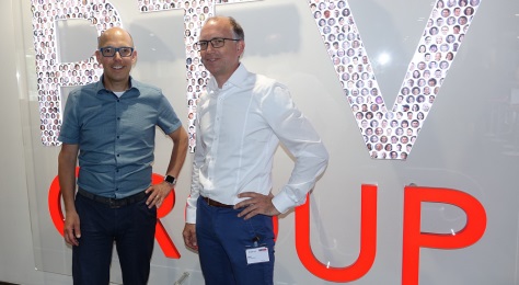 Peter Möhl (l.), Director Sales Traffic Software bei PTV und Oliver Deuschle von SMIGHT. Bild: PTV