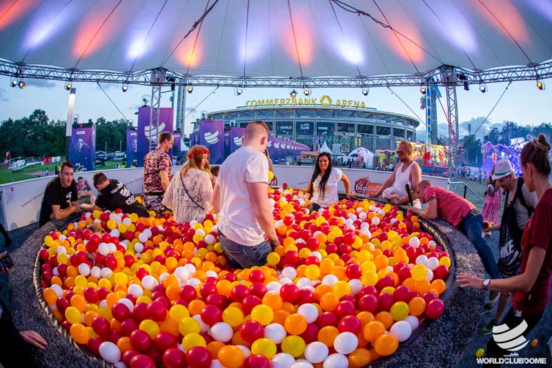bizzl-Promotion auf dem WorldClubDome 2018 (Foto: BigCityBeats und DAMM & BIERBAUM, frei zur Veröff bizzl-Promotion auf dem WorldClubDome 2018 (Foto: BigCityBeats und DAMM & BIERBAUM, frei zur Veröff