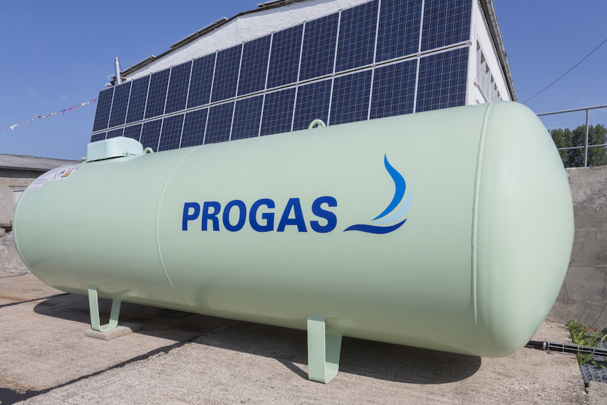 Flüssiggas ist ein Energieträger, der vornehmlich bei der Beheizung von Gebäuden eigesetzt wird. (Bi