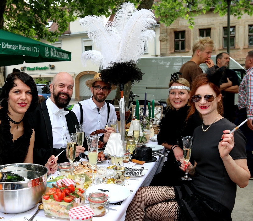 (Foto: HJKrieg, hl-studios, Erlangen):  Erlanger Bürger-Brunch?auch fantasievolle Tische werden pr