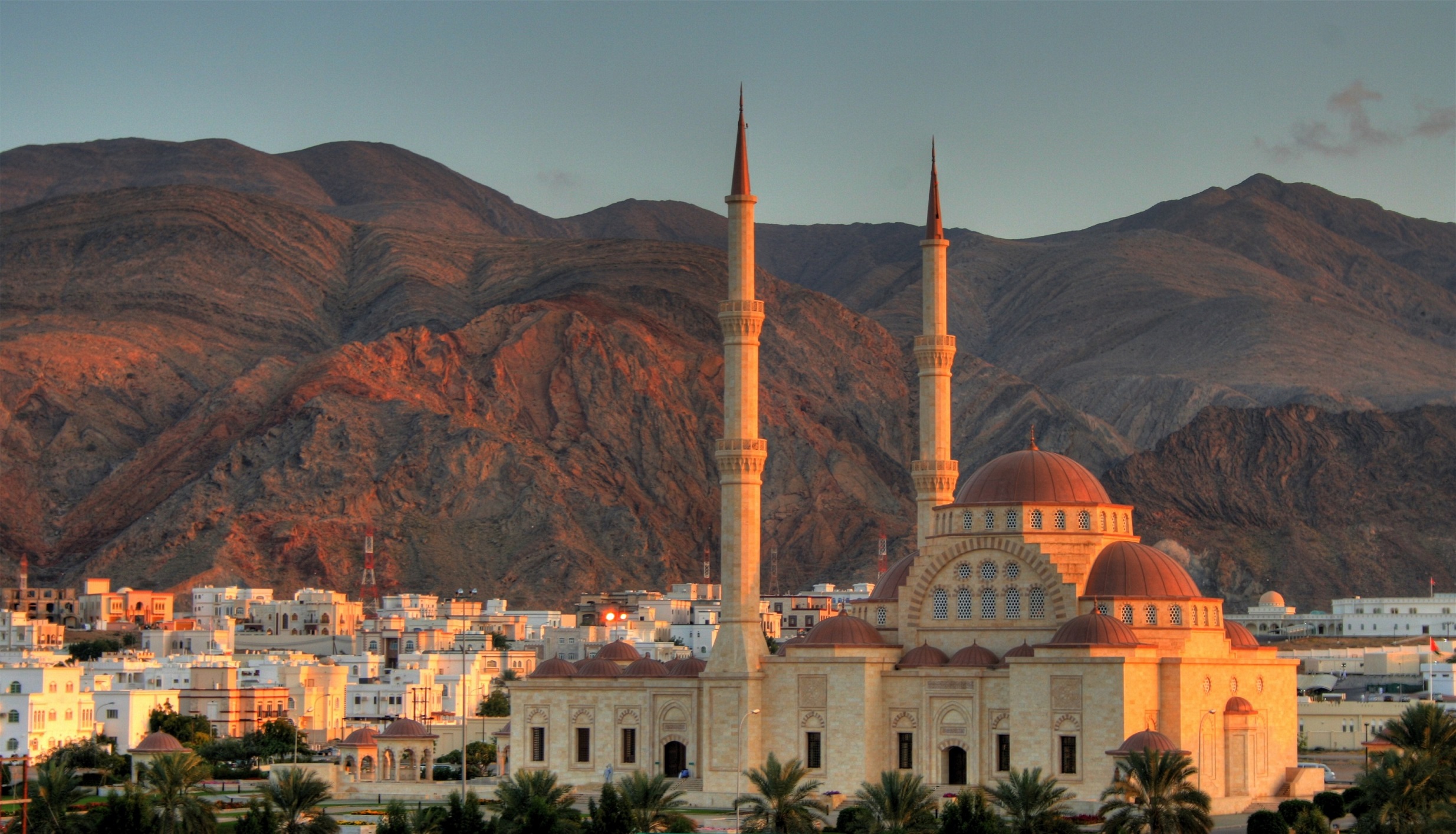 Sunny Cars mit neuen Sonderpaketen für das Sultanat Oman (Bildquelle: Adobe Stock) Sunny Cars mit neuen Sonderpaketen für das Sultanat Oman (Bildquelle: Adobe Stock)