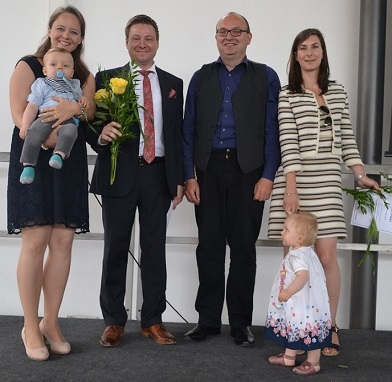 Die drei Besten - mit Studiengangsleiter Christian Scheller (re.). Foto: Franz Motzko
