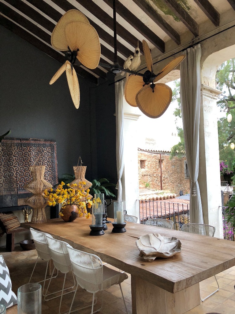 Veranda im Stadtpalast auf Mallorca mit PALISADE Ventilatoren von Casa Bruno