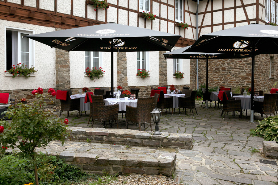 Familien-Sommer-Urlaub im Sonnenhotel Hoher Hahn (Bildquelle: Sonnenhotels) Familien-Sommer-Urlaub im Sonnenhotel Hoher Hahn (Bildquelle: Sonnenhotels)