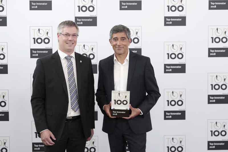 Movecat-CFO Oliver Nachbauer mit Ranga Yogeshwar (Foto: Copyright_KD Busch) Movecat-CFO Oliver Nachbauer mit Ranga Yogeshwar (Foto: Copyright_KD Busch)