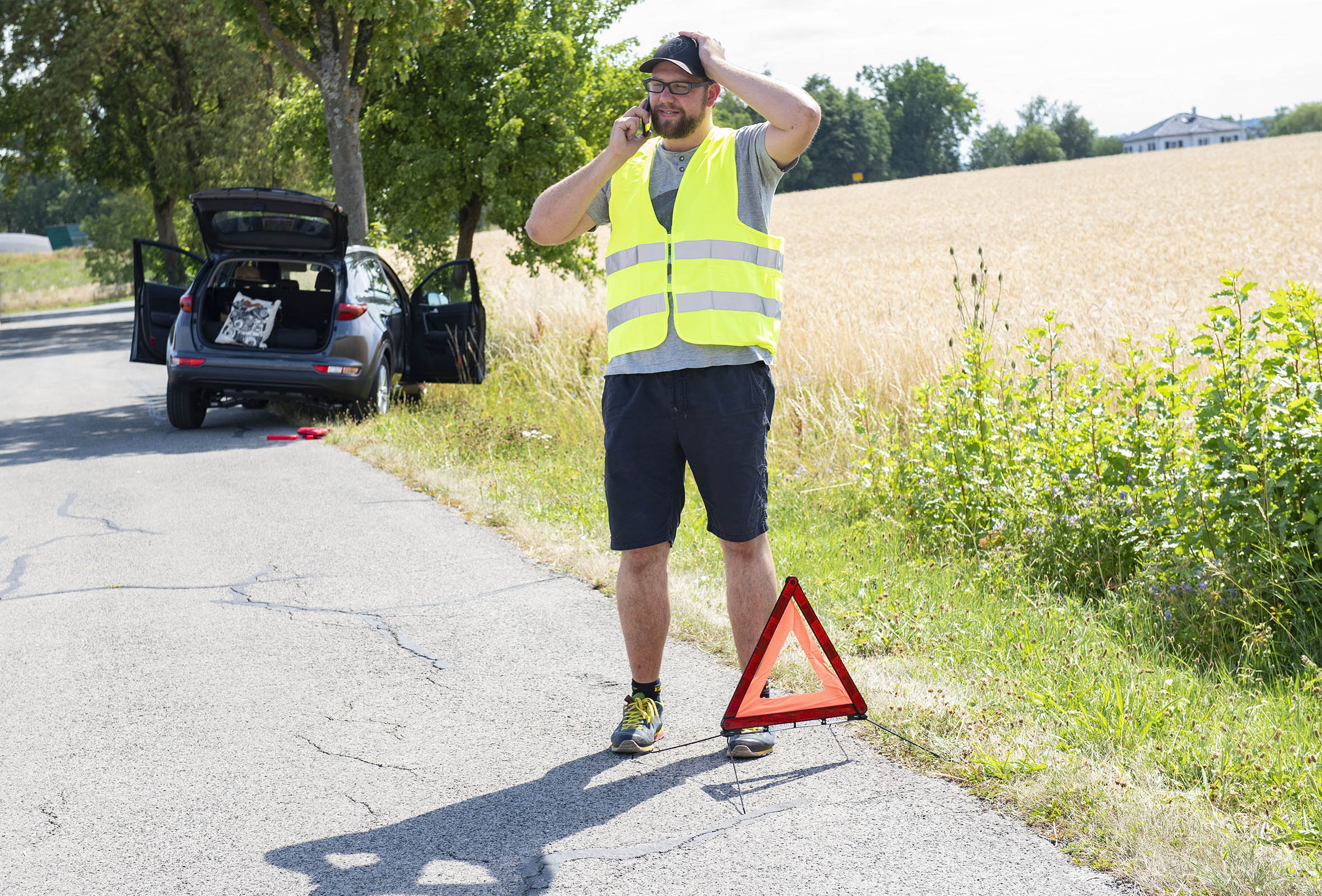 Wenn es gekracht hat: Unfallstelle sichern und Europäischen Unfallbericht ausfüllen.Foto: HUK-COBURG
