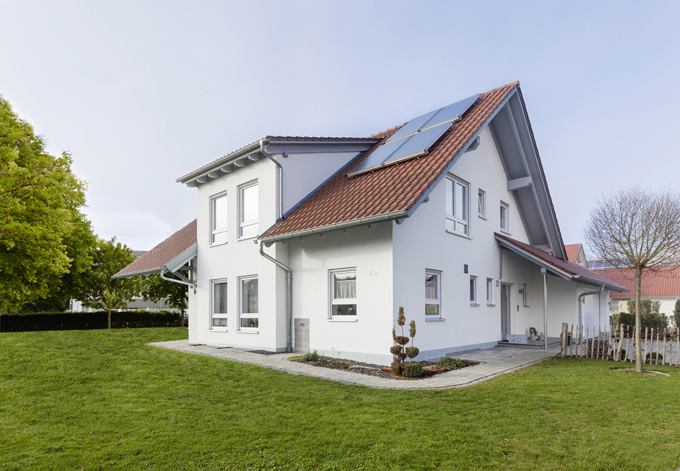 Unterschiedliche bauliche Gegebenheiten spielen bei solarthermischen Anlagen quasi keine Rolle.