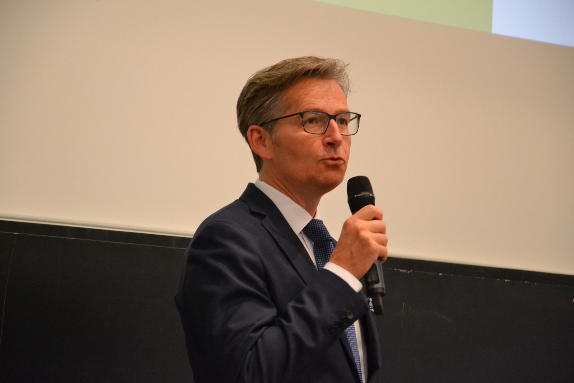 Prof. Dr. Siegfried Priglinger beim Patienteninformationstag der Augenklinik der Universität München