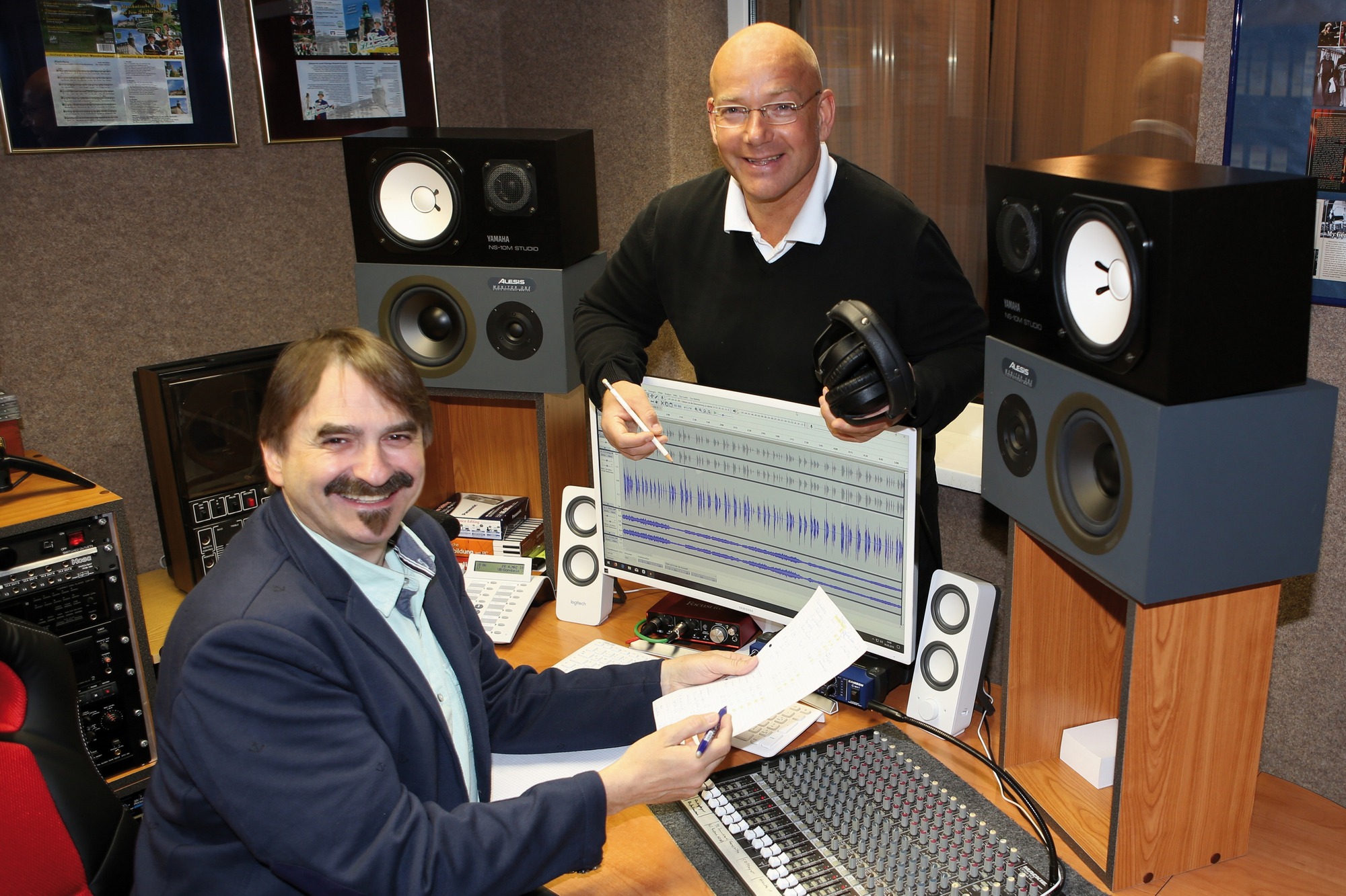 Produzent Andreas Dornheim und Entspannungstrainer Ralf Michelfelder im Rudolstädter Tonstudio (Bild Produzent Andreas Dornheim und Entspannungstrainer Ralf Michelfelder im Rudolstädter Tonstudio (Bild
