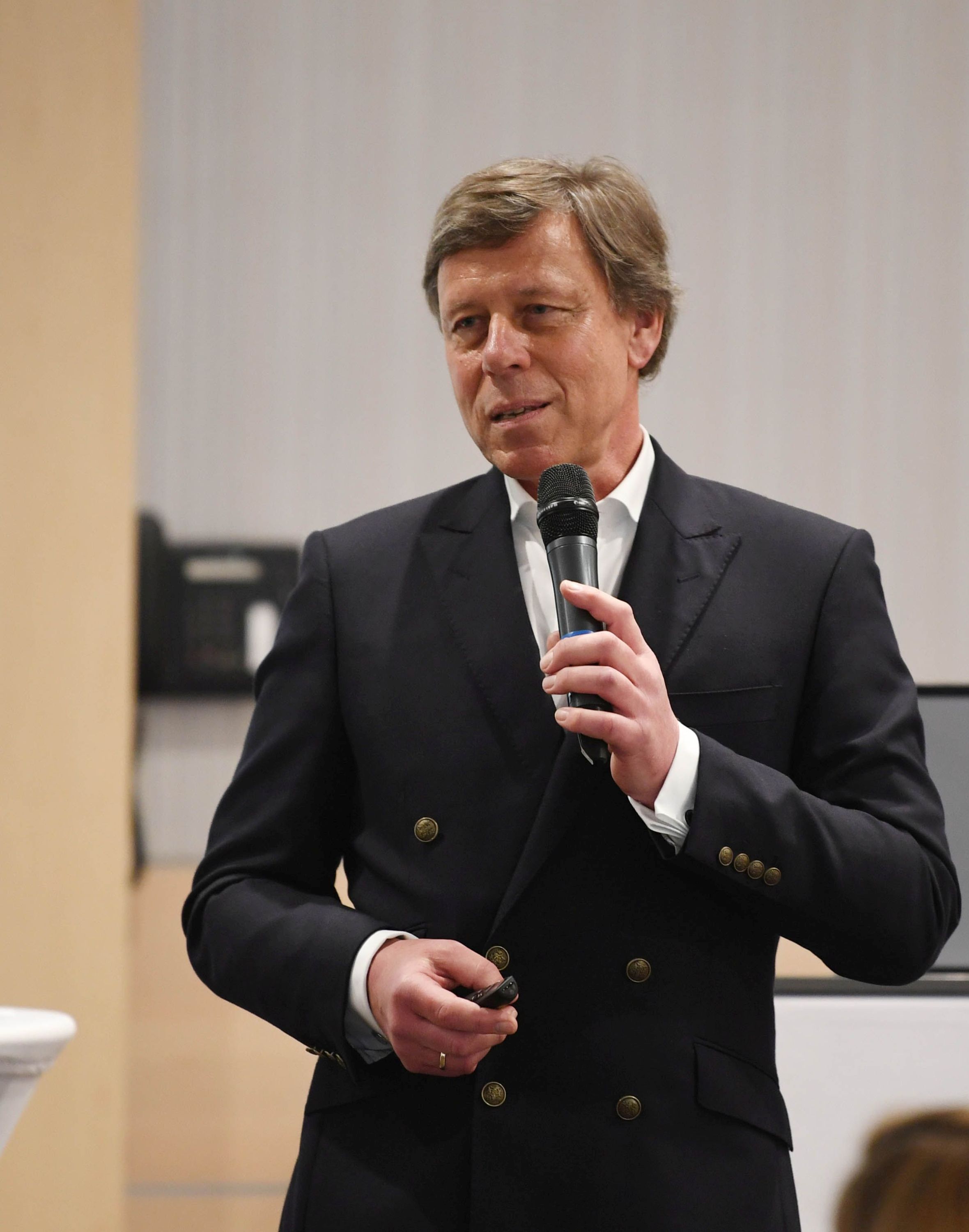 Gundolf Meyer-Hentschel:"Eine Ursache für Gewalt ist Hilflosigkeit der Pflegekräfte." Gundolf Meyer-Hentschel:"Eine Ursache für Gewalt ist Hilflosigkeit der Pflegekräfte."