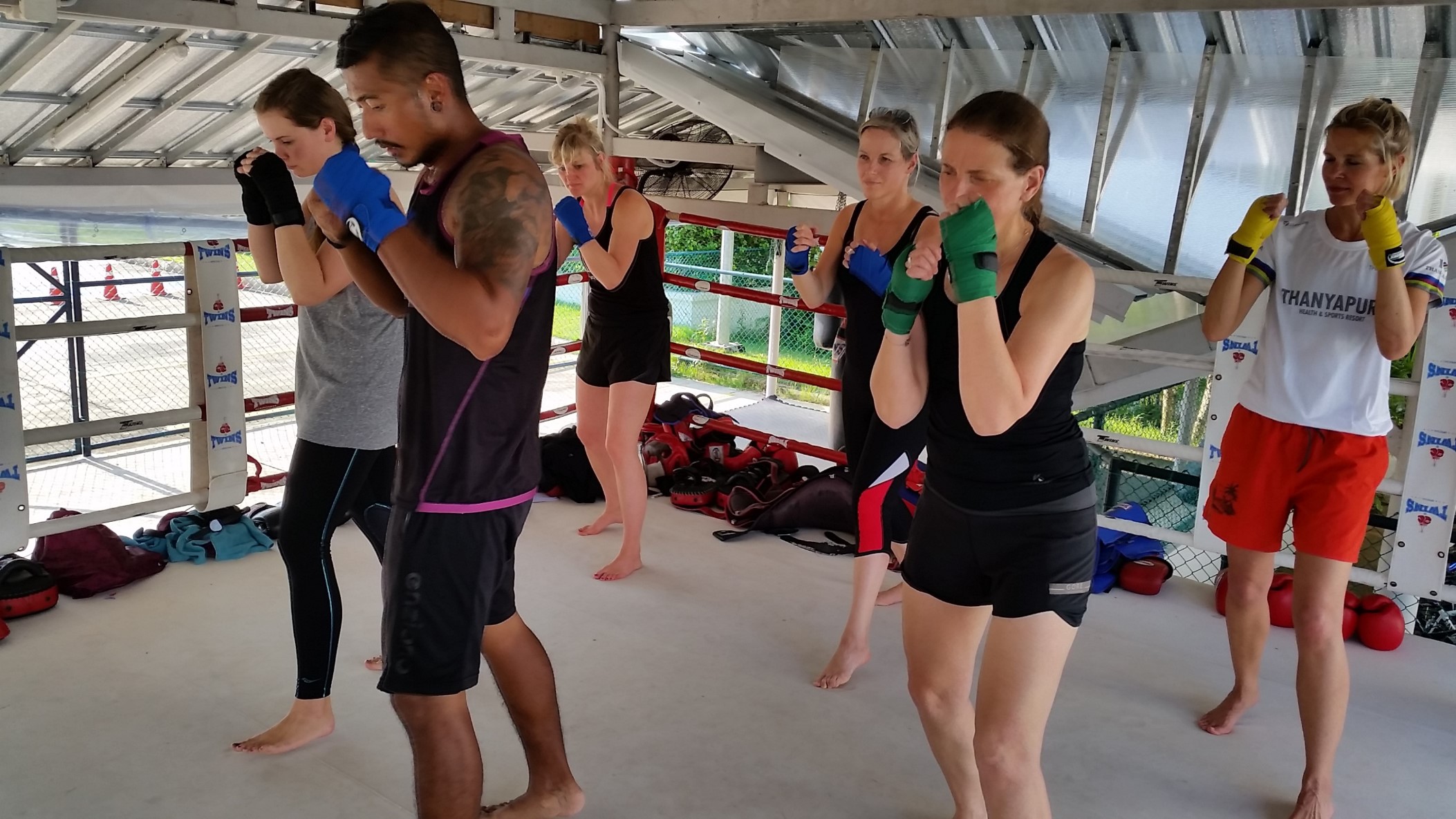 Muay Thai Boxen für Anfänger - auch das bietet das Thanyapura