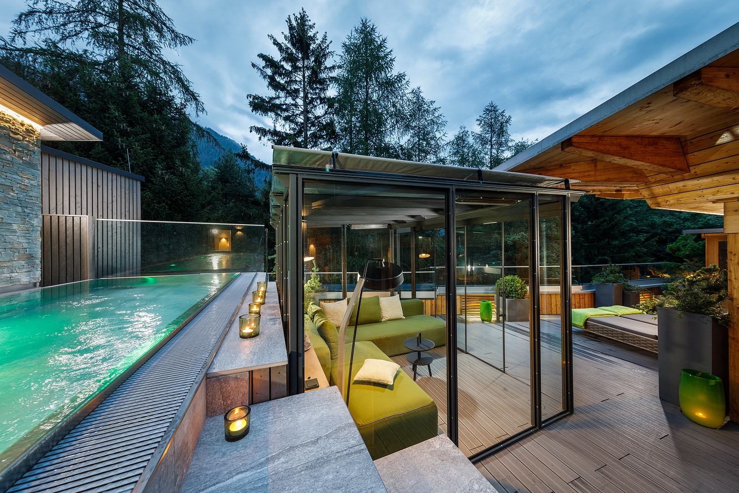 Panorama Pool Suite