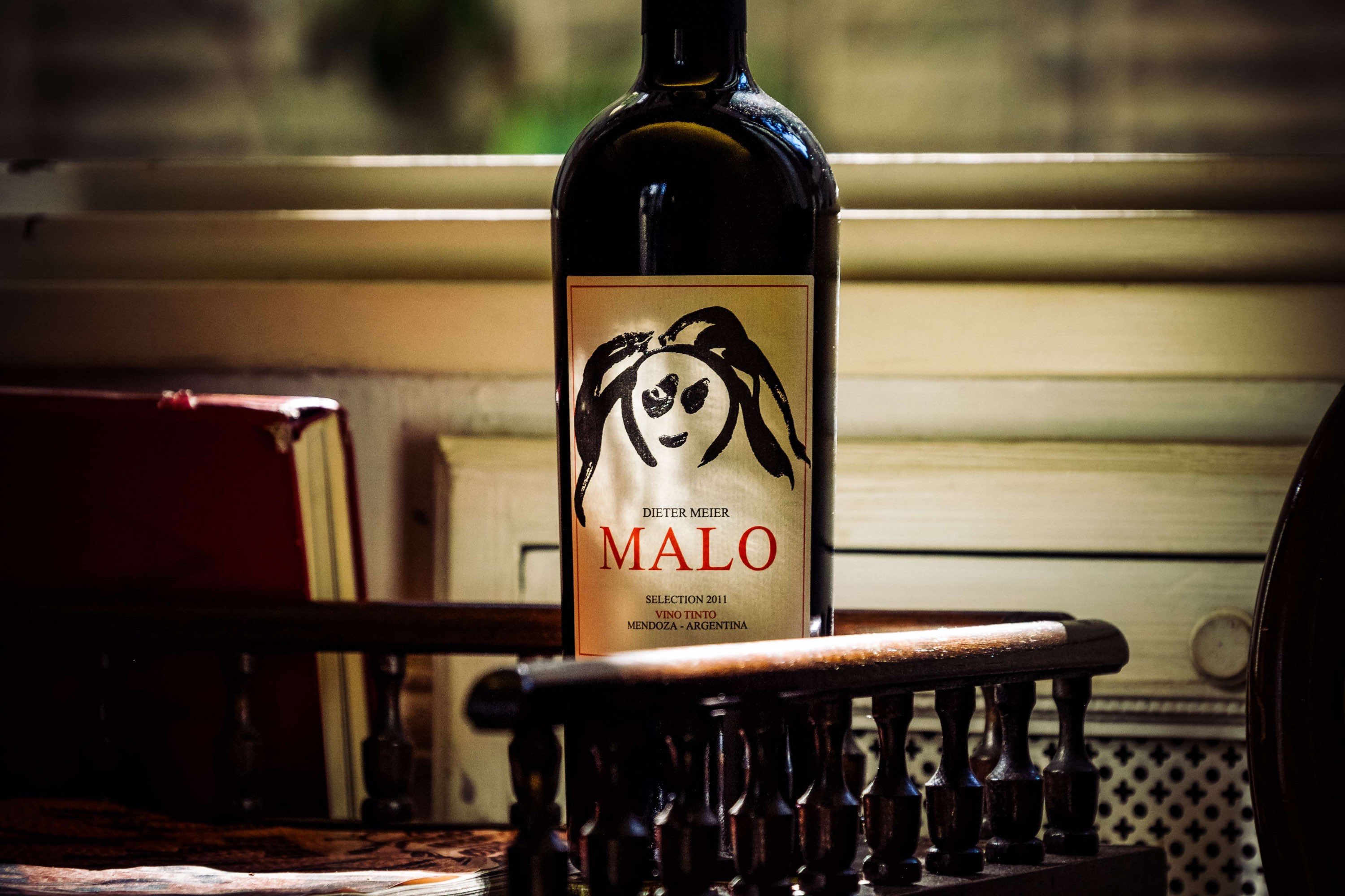 Dieter Meiers Grande Cuvée MALO aus Malbec, Petit Verdot und Syrah (Bildquelle: Copyright Ojo de Agu Dieter Meiers Grande Cuvée MALO aus Malbec, Petit Verdot und Syrah (Bildquelle: Copyright Ojo de Agu