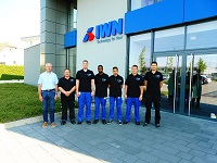 Gruppenbild vor dem IWN gebäude