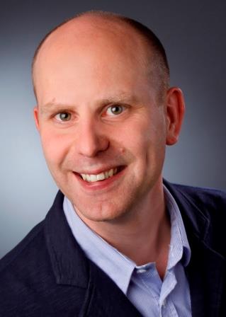 Der Ergotherapeut Felix Haase gibt sein Wissen um Prozesse im Gehirn an der DVE Akademie weiter ©DVE