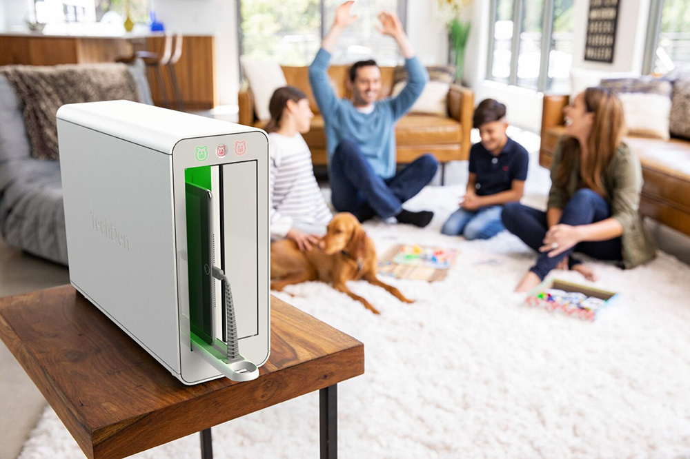 ?The Den?kombiniert Hardware und Software um Eltern beim Mobilgeräte-Management zu unterstützen ?The Den?kombiniert Hardware und Software um Eltern beim Mobilgeräte-Management zu unterstützen