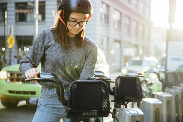Wer Bikesharing nutzen möchte, muss zunächst die passende App downloaden.Quelle: ERGO Group Wer Bikesharing nutzen möchte, muss zunächst die passende App downloaden.Quelle: ERGO Group