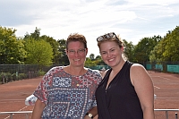 v.l.n.r.: Dr. Grit Andersen (Sportwartin TCW) und Janine Lang (Fun-Tennis-Tour) v.l.n.r.: Dr. Grit Andersen (Sportwartin TCW) und Janine Lang (Fun-Tennis-Tour)