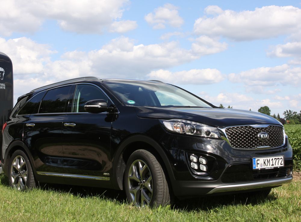 Mit-Pferde-reisen.de informiert: Kia Sorento 2.2 CRDi Platinum: Top-Cruiser für lange Pferdereisen