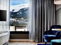 Doppelzimmer mit Aussicht auf die Berge (c) www.guentheregger.at (Stage 12)