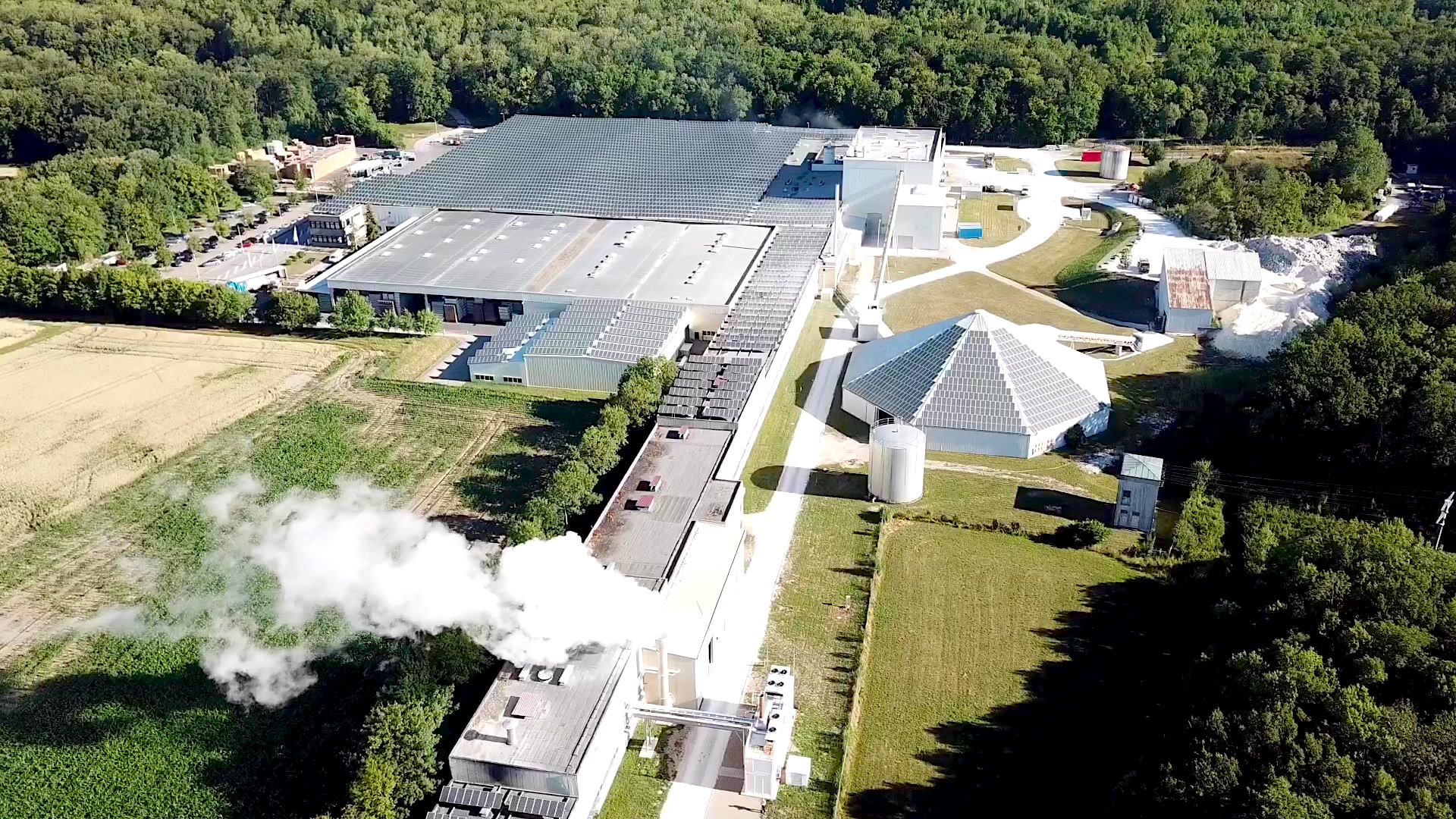 Wärme, Strom, Dampf, erzeugt mit BHKW durch Südwärme: Siniat-Werk in Hartershofen Wärme, Strom, Dampf, erzeugt mit BHKW durch Südwärme: Siniat-Werk in Hartershofen
