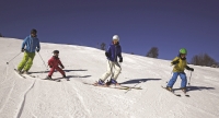 Familie beim Skifahren © Bergbahnen Dachstein West-H. Raffalt (Bergbahnen Dachstein West) Familie beim Skifahren © Bergbahnen Dachstein West-H. Raffalt (Bergbahnen Dachstein West)