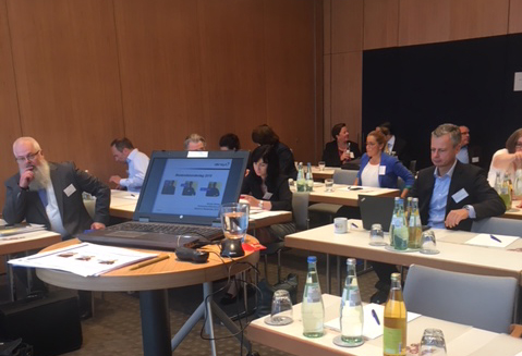 Einblicke in den Bestandskundentag 2018 in Eschborn (Bildquelle: @abresa GmbH) Einblicke in den Bestandskundentag 2018 in Eschborn (Bildquelle: @abresa GmbH)