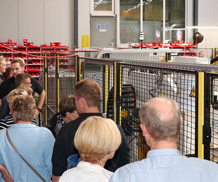 Die Gäste beim transfluid-Familienfest erlebten auch die beeindruckenden Anlagen in Aktion. (Bildque Die Gäste beim transfluid-Familienfest erlebten auch die beeindruckenden Anlagen in Aktion. (Bildque