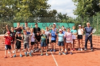Teilnehmer Jugendturnier des TCW mit Tennistrainer Gé Korsten (rechts, Michael Eistert Tennischule)