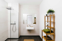 Als Orte der Erholung und des Rückzugs dienen die Badezimmer. Foto: © kaufmannfotografie.de Als Orte der Erholung und des Rückzugs dienen die Badezimmer. Foto: © kaufmannfotografie.de