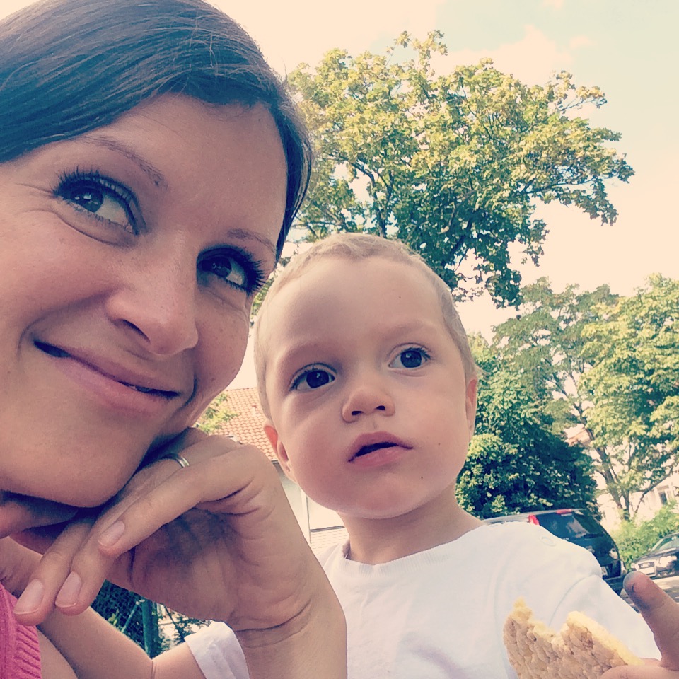 Autorin Jennniffer Ehry-Gissel mit Sohn Emil