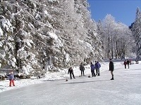 Eisstockschießen bei traumhaften Wetter (Landhotel Post Ebensee)