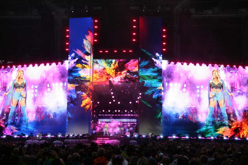 Stadiontour von Helene Fischer (Foto: Andreas Freitag, frei zur Veröffentlichung bei Namensnennung) Stadiontour von Helene Fischer (Foto: Andreas Freitag, frei zur Veröffentlichung bei Namensnennung)