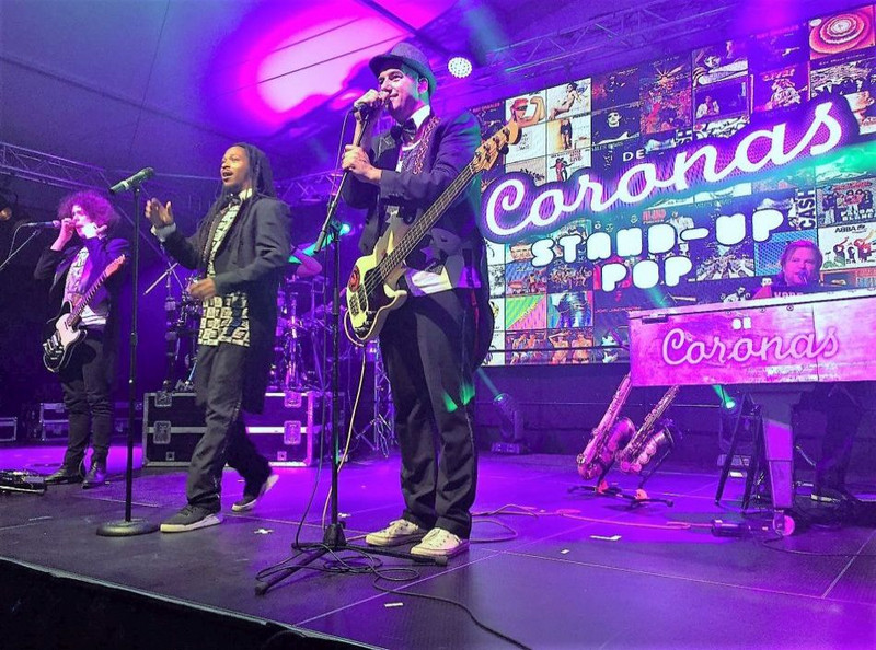 Die Interaktive Eventband De Coronas erobert die Kieler Woche auch ohne Sturm Die Interaktive Eventband De Coronas erobert die Kieler Woche auch ohne Sturm
