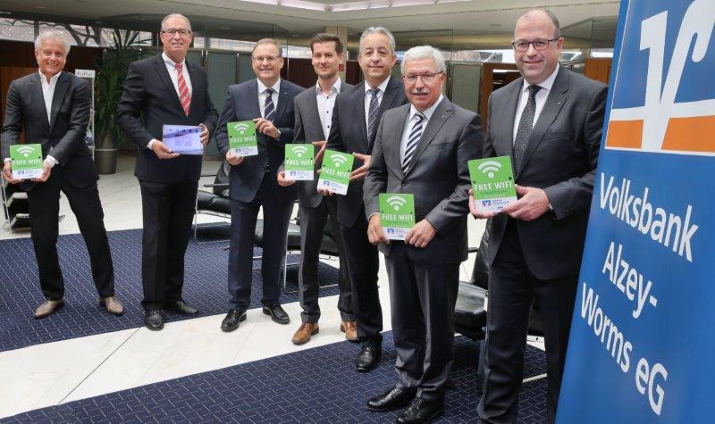 Im Bild: Die Verantwortlichen (Foto: EWR) Im Bild: Die Verantwortlichen (Foto: EWR)