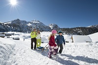 Familie beim Wintersport © TVB Kronplatz - Photo Helmuth Rier (Olang)