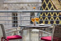 Aperitif genießen auf der Terrasse (Hotel am Stephansplatz)