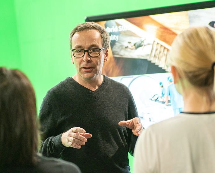 (Foto:hl-studios, Erlangen) Jürgen Hinterleithner stellt auf der Digility 2018 das Hybrid Studio vor (Foto:hl-studios, Erlangen) Jürgen Hinterleithner stellt auf der Digility 2018 das Hybrid Studio vor