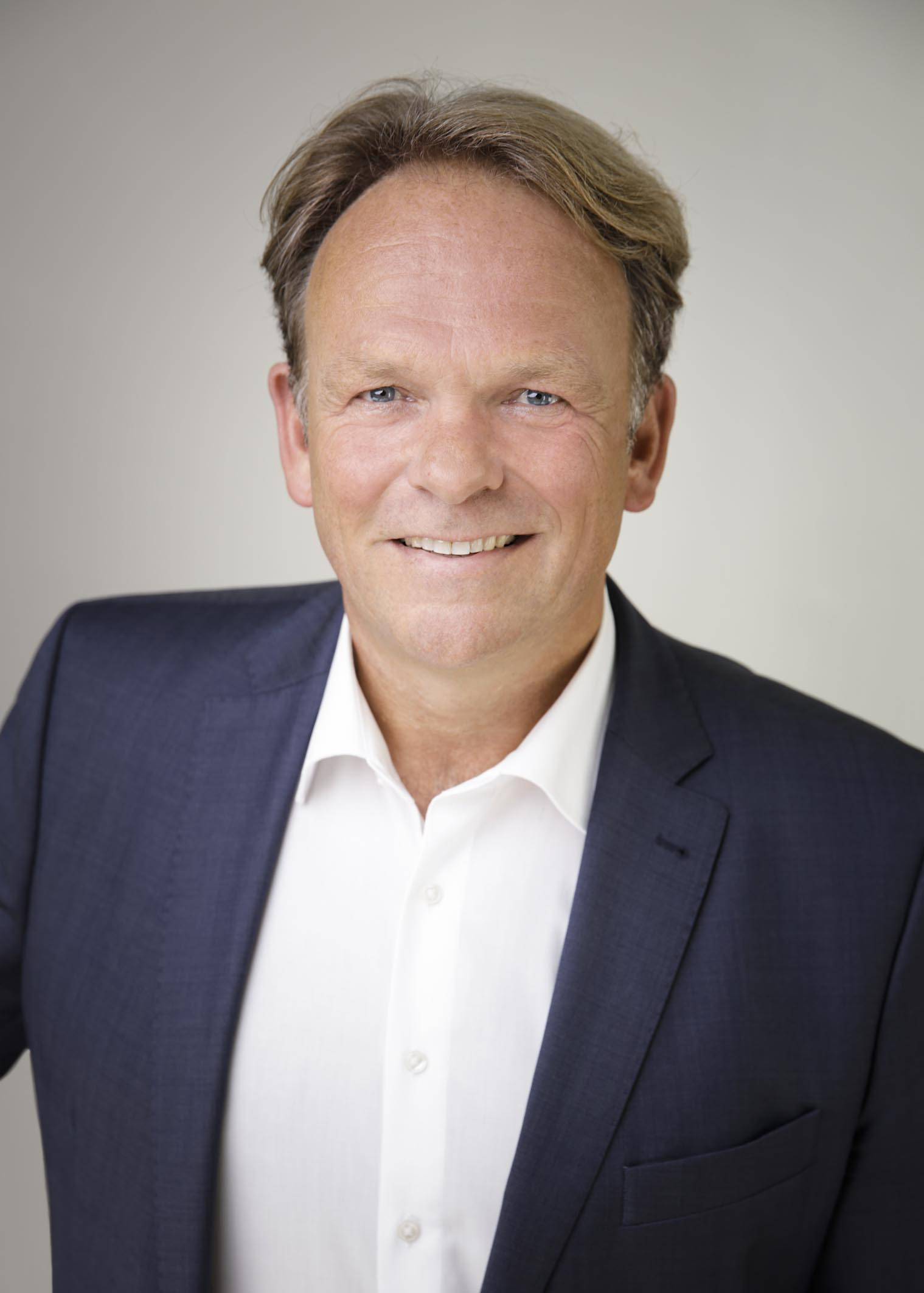 Reiner Heikenübernimmt zum 1. Dezember 2018 den Posten als Hellmann-CEO