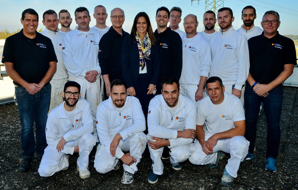 Das Team von OS Schühle in Reutlingen (Bildquelle: @ Niethammer/ Reutlinger General Anzeiger)